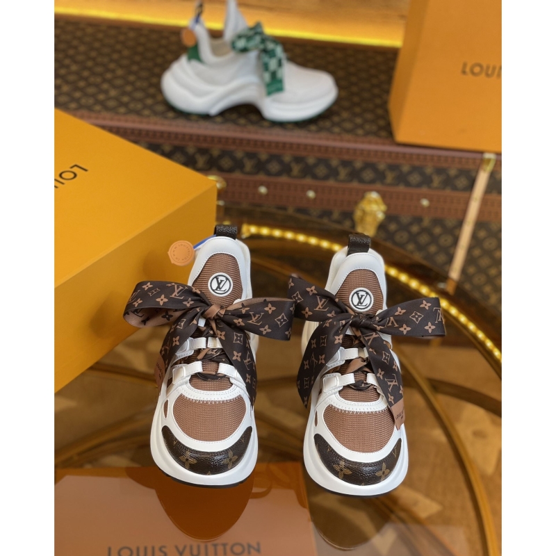 l**is V*t*n sneakers